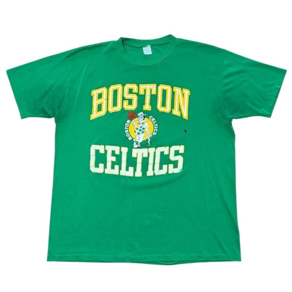Vintage 80s Boston Celtics NBA Basketball Irish Leprechaun Logo Graphic T-shirt